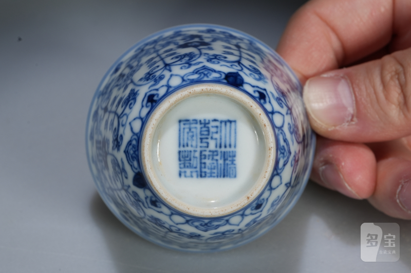 清 青花梵文花卉杯 - 图4